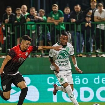 Athletico e Chapecoense duelam em fases opostas do Brasileirão