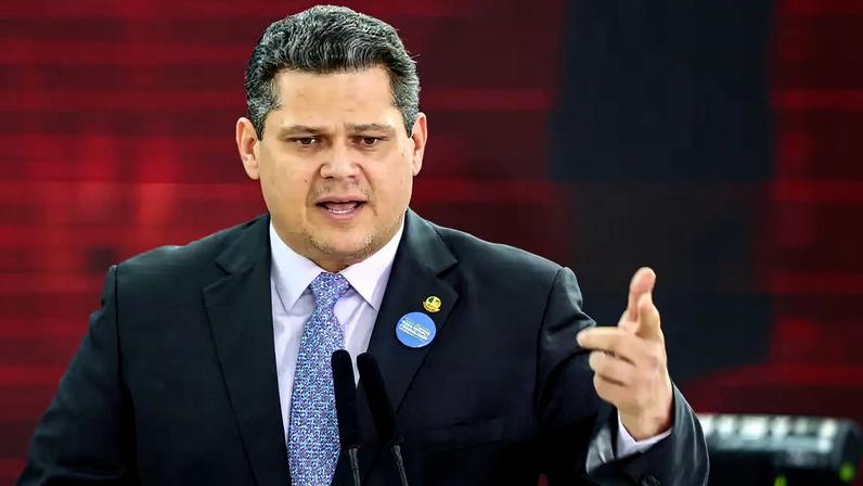 Davi Alcolumbre passaria a ter controle sobre os rumos das denúncias