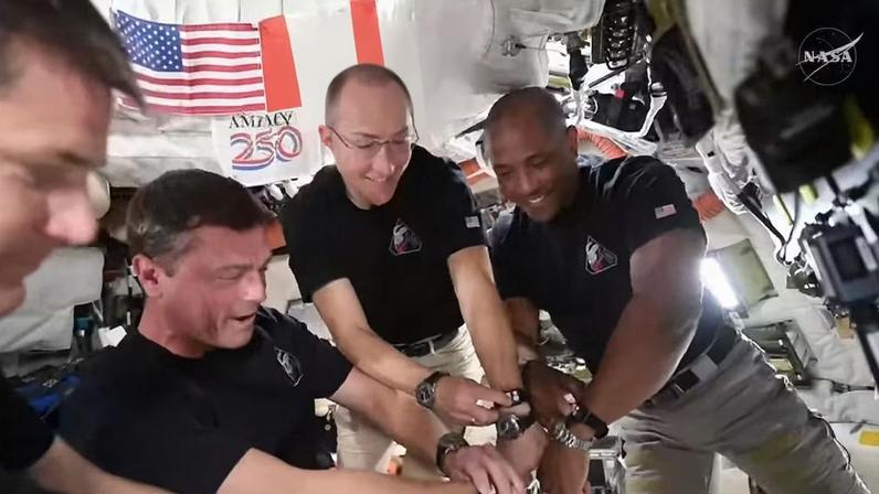 Dispositivo monitorou o sono da tripulação durante toda a missão da Nasa que fez um sobrevoo histórico na Lua