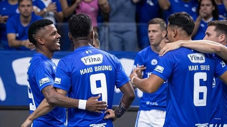 Cruzeiro vira sobre o Bragantino no Mineirão