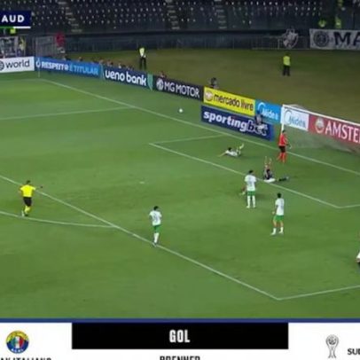 Brenner recebe cruzamento e faz o único gol do Vasco na Sudamericana