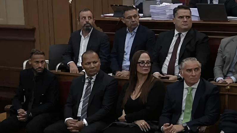 Justiça espanhola absolve Neymar em caso de fraude na transferência para o Barça