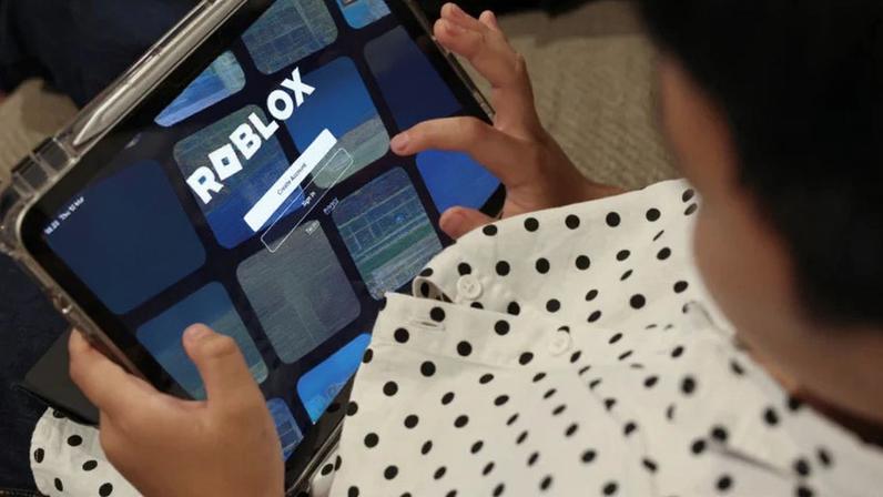 Chat limitado para crianças e ampliado gradualmente conforme a idade