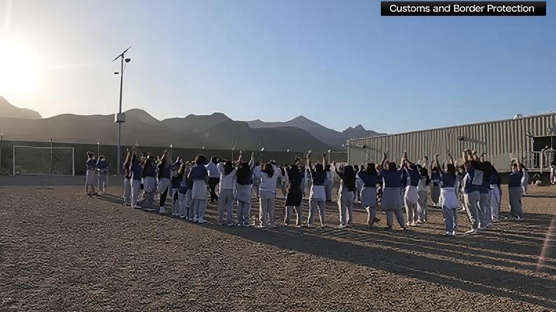 O governo Trump está tomando medidas para acelerar as deportações de crianças migrantes sob custódia dos EUA