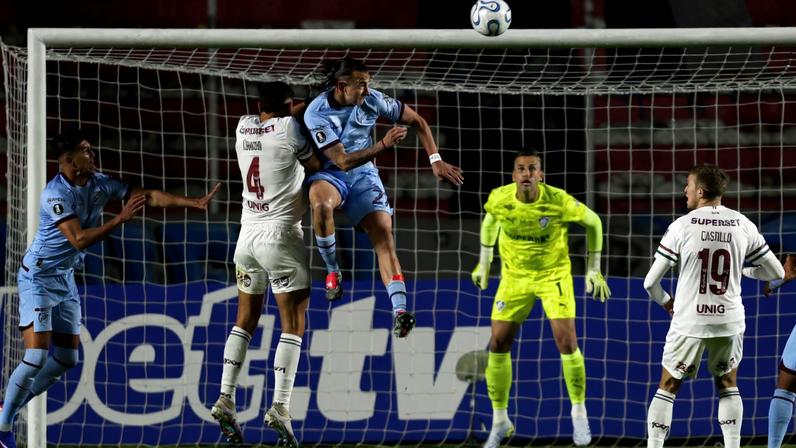 Fluminense perde na Bolívia e se complica na Libertadores com recorde de Fábio