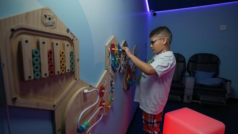 Dia de Conscientização do Autismo impulsiona salas multissensoriais em aeroportos