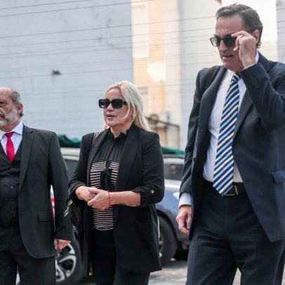 Ex-mulher de Maradona acusa médicos indiciados em julgamento