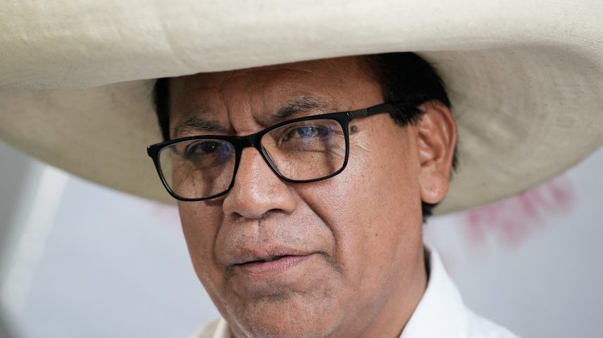 Sánchez busca reivindicar, com chapéu incluído, a figura do ex-presidente Castillo
