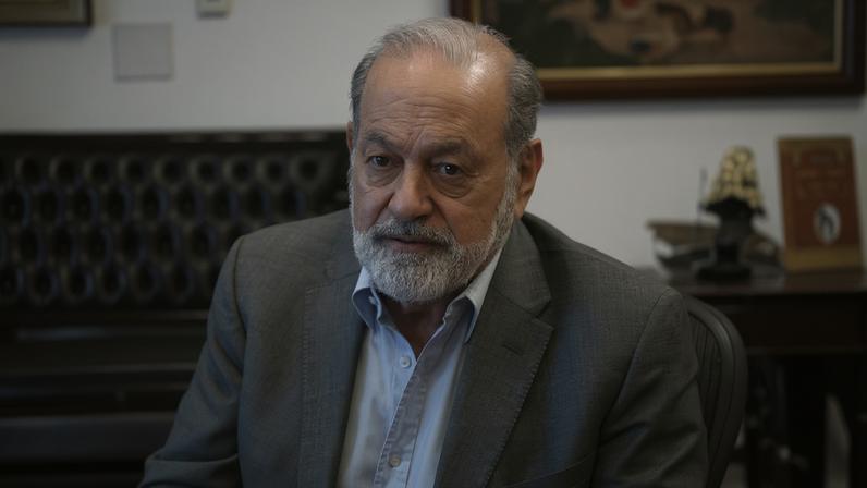 ‘Tenho apenas 85 anos’: Carlos Slim fala do futuro de seu império de US$ 82 bilhões |Carlos Slim ainda possui uma fortuna de US$ 82 bilhões, o que o coloca como o latino-americano mais rico do mundo