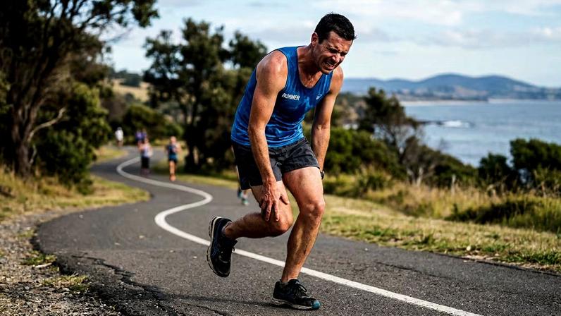 Dor ao correr pode ser alerta do corpo, nem sempre é normal
