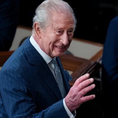 Charles III faz brincadeiras com Trump durante jantar na Casa Branca