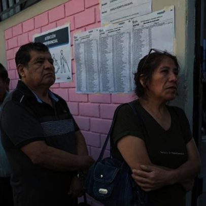 Peru realiza novo dia de votação após falha logística deixar milhares sem votar