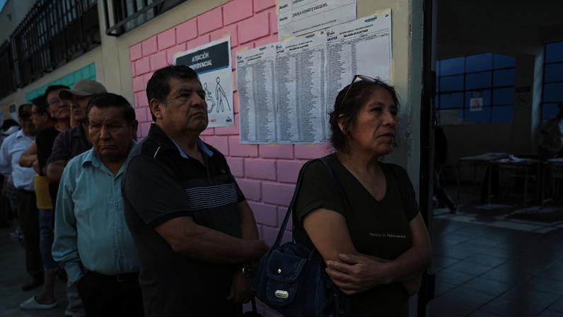Seções eleitorais reabrem após falha deixar milhares sem votar (Foto: Connie FRANCE / AFP via Getty Images)