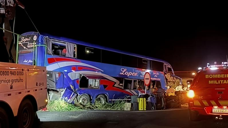 Ônibus envolvido no acidente transportava 57 passageiros