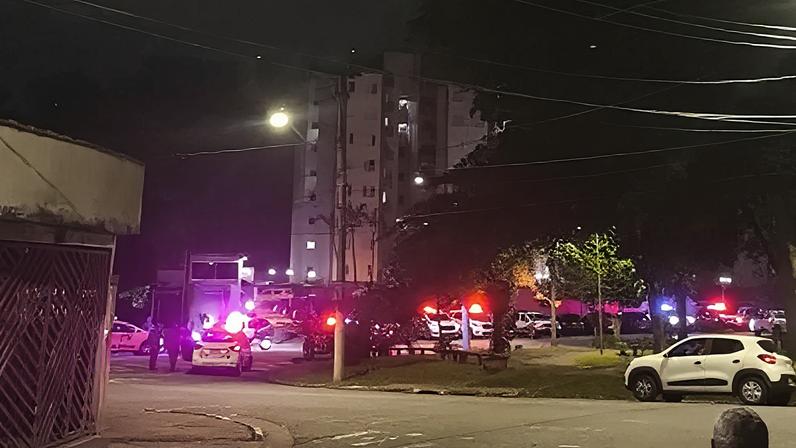 Homem é preso em falgrante por tentativa de homicídio em condomínio de Santo André, em São Paulo.