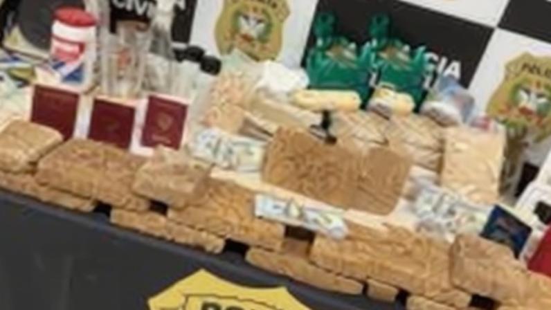 Grupo criminoso utilizava "mula humana" para exportar droga.