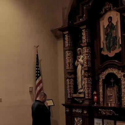Latinos católicos se voltam contra Trump após críticas ao papa em eleição