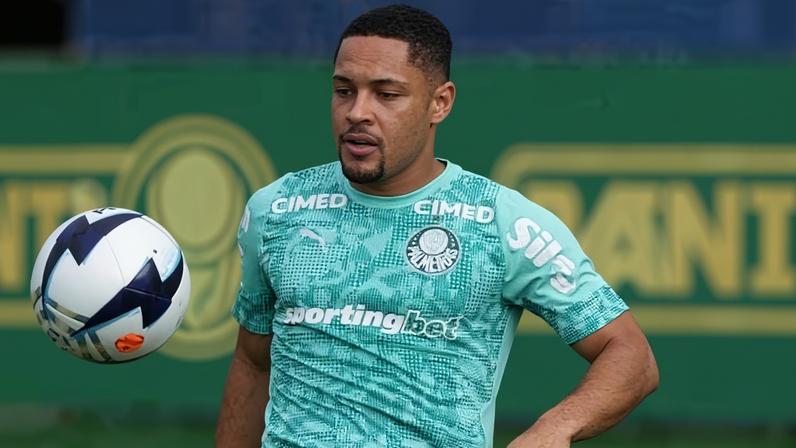 Palmeiras mantém retorno de Vitor Roque como dúvida para Libertadores