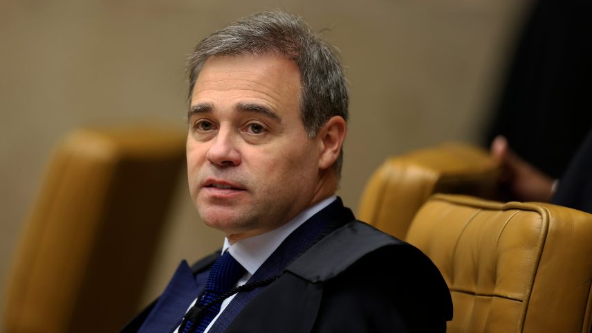 Voo com Mendonça de São Paulo a Brasília nesta terça-feira atrasou por causa de manutenção
