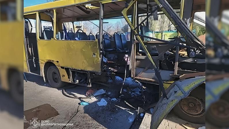 Ônibus é atingido na Ucrânia em ataque russo