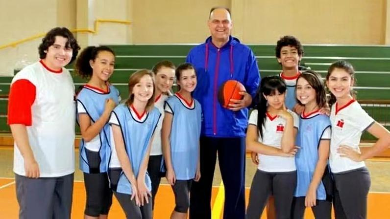 Oscar Schmidt contracenou com elenco de "Chiquititas" em 2014