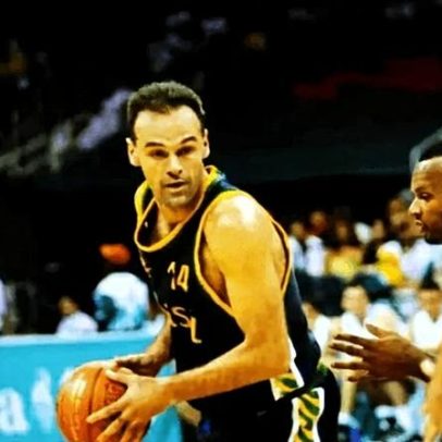 Oscar Schmidt liderou equipe que transformou o basquete mundial