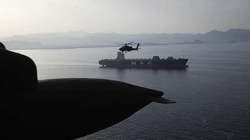 Comando militar diz que disparo e abordagem do navio-tanque pelas forças americanas no Golfo de Omã constituem “violação do cessar-fogo” e “pirataria”