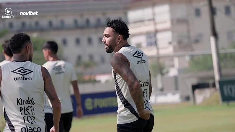 Santos treina em dois períodos visando jogo contra Fluminense