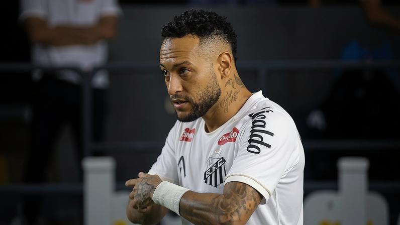 Neymar discute com torcedores após vexame contra reservas do Recoleta