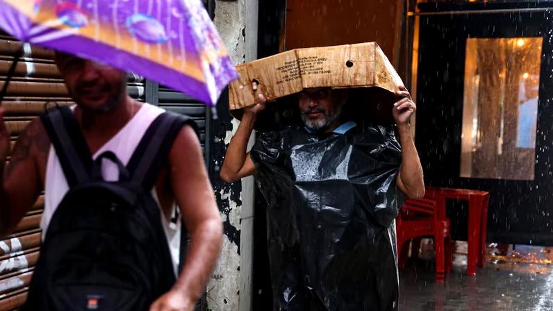 Instabilidades atingem diferentes regiões do País, com alertas de tempestade no Sul e no Norte, segundo dados do Inmet.