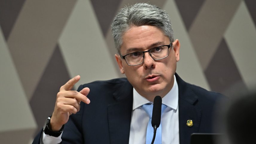 Alessandro Vieira pediu indiciamento de três ministros do STF
