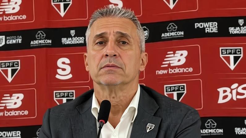 Hernán Crespo foi demitido no dia 9 de março