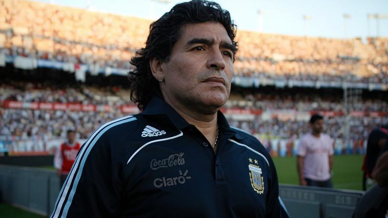 Julgamento ganha peso com vídeo mostrando Maradona no momento da morte