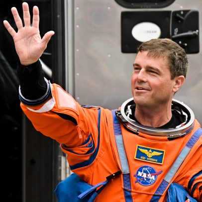 Astronauta da Artemis II cria as filhas sozinho após morte da esposa por câncer