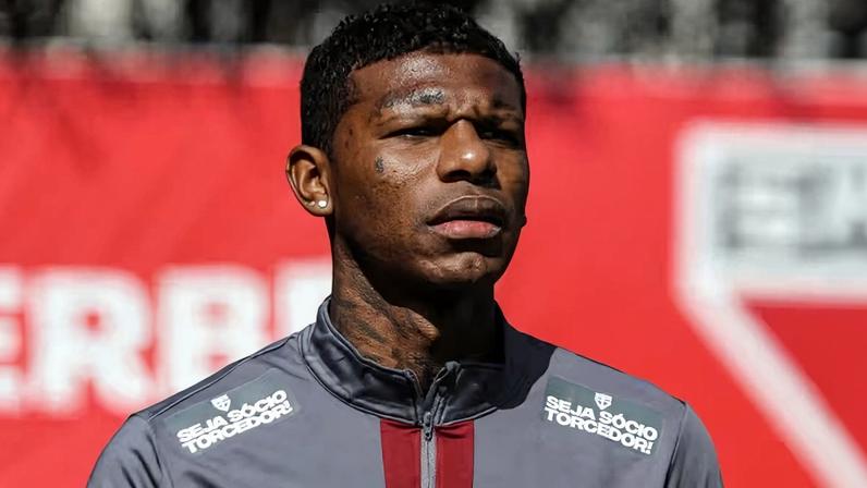 Arboleda, zagueiro do São Paulo, segue no Equador sem treinar com o clube