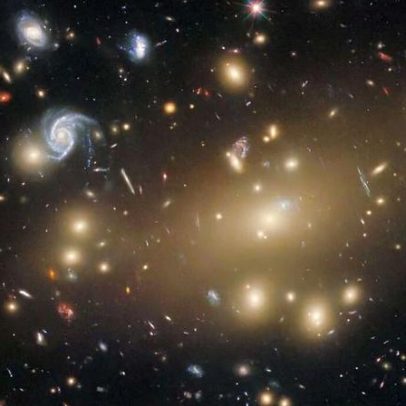 Nova teoria sugere matéria escura em dois estados