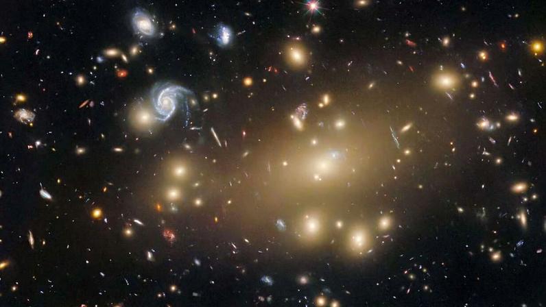 Nova teoria sugere matéria escura em dois estados