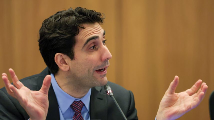 Sob comando de Gabriel Galípolo, Copom reduz Selic a 14,5%