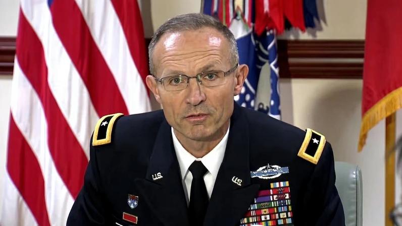 Análise aponta demissão de militar como desmantelamento da oposição nos EUA