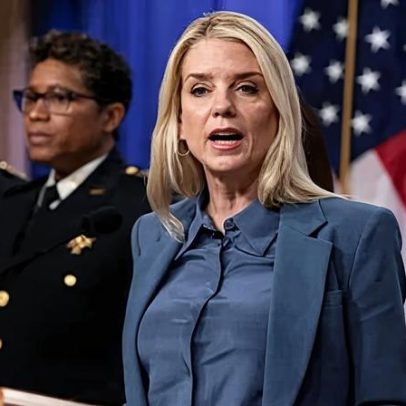 Trump discutiu demitir Pam Bondi, dizem fontes