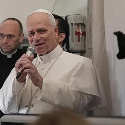 Papa diz que mundo precisa de mensagem de paz após nova crítica de Trump