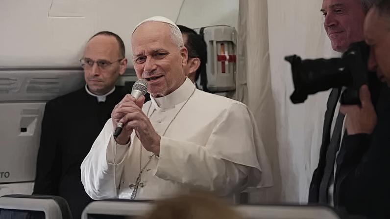 Papa diz que mundo precisa de mensagem de paz após nova crítica de Trump