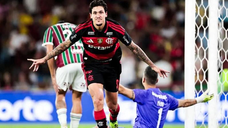 Pedro comemora gol do Flamengo diante do Fluminense no Maracanã (Foto: Adriano Fontes/Flamengo)