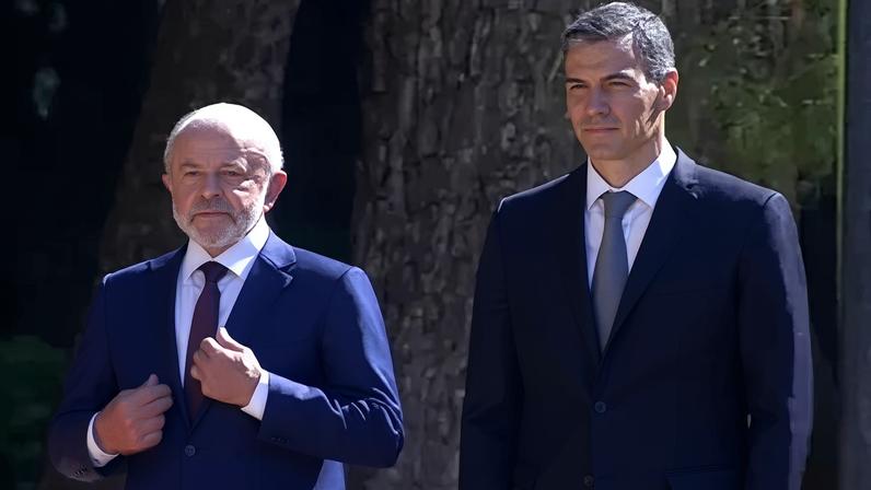 Pedro Sánchez recebe Lula em Barcelona