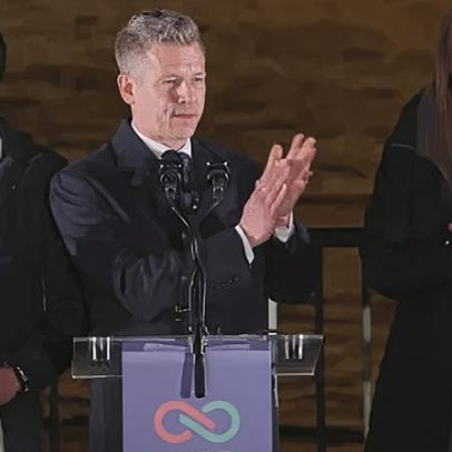 Peter Magyar afirma vitória da oposição na eleição parlamentar da Hungria