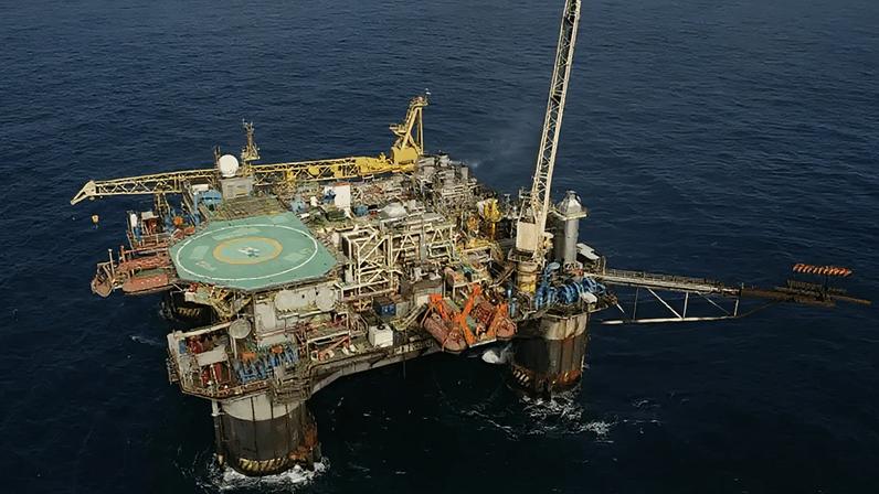 Barril Brent atinge US$ 111 no dia do ultimato de Trump