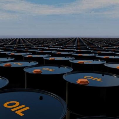 Petróleo sobe a US$ 100, encerra em US$ 98,48 com expectativa de trégua EUA-Irã
