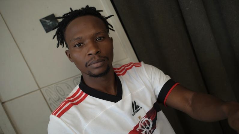 Moïse Kabagambe de 24 anos, foi agredido e morto com golpes de barra de madeira em um quiosque na Barra da Tijuca, na zona oeste do Rio