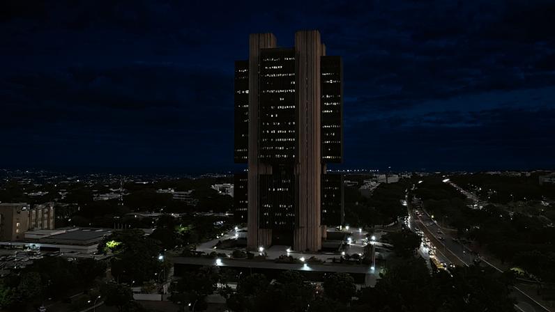O Banco Central informou nesta segunda-feira ter firmado um acordo de cooperação técnica com a Comissão de Valores Mobiliários (CVM) para ampliar a troca de informações sobre operações de crédito no país, fortalecendo o monitoramento e avaliação de riscos para o sistema financeiro