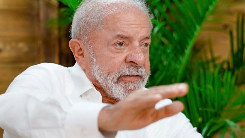 “Nós vamos anular esse leilão, porque o povo pobre não pagará, em hipótese alguma, o preço dessa guerra”, disse Lula